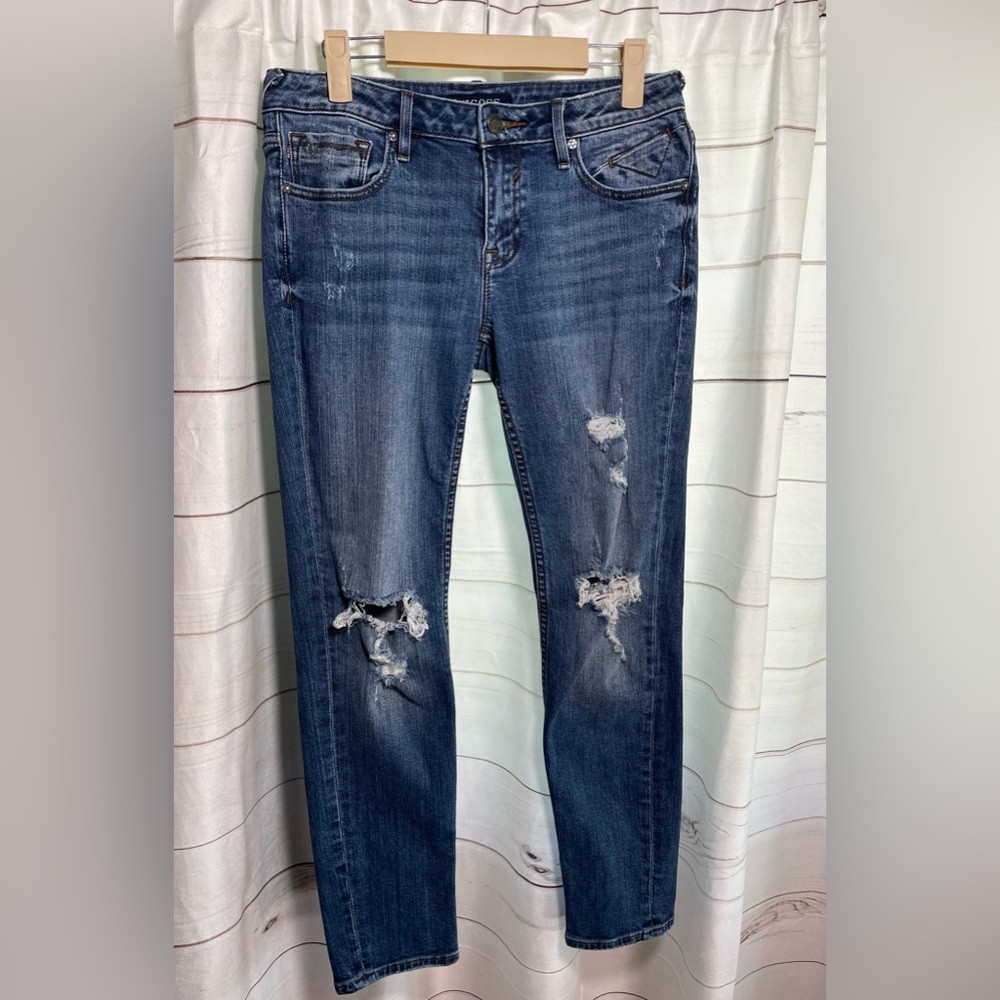 Vigoss Med Wash Distressed  Thompson/Tomboy Jeans Size 27